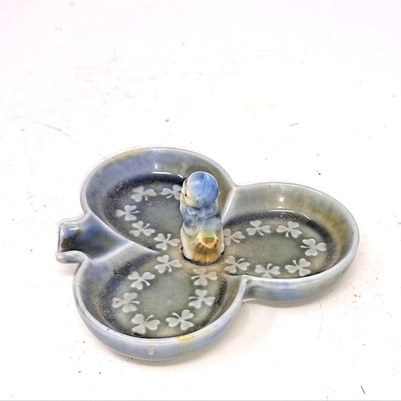 Vintage Irish Porcelain Shamrock With Pixie On Stump Ring Dish - Picture 2 of 5